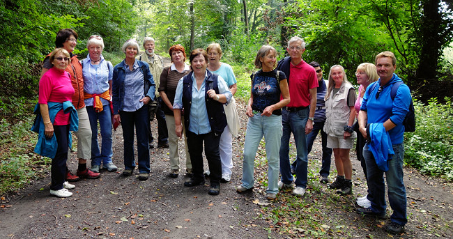 Im Wald eine kleine Pause: Auf dem Weg zum Michaelsberg. Foto (c) Dieter Mller