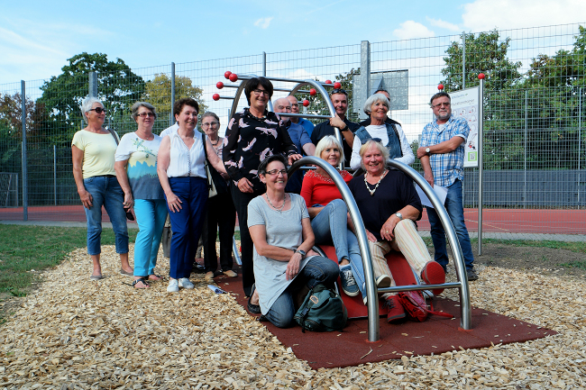 Bewegung in netter Gesellschaft auf dem Bruchsaler Bewegungspark mit Sportgerten