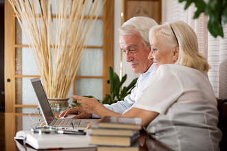 Lebenslanges Lernen hlt jung. Internet und eMail frdert die sozialen Bindungen auch innerhalb der Familie.